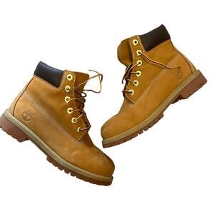 Timberland waterproof work boots. Youth boys size 5, women/girl/teen size 7.